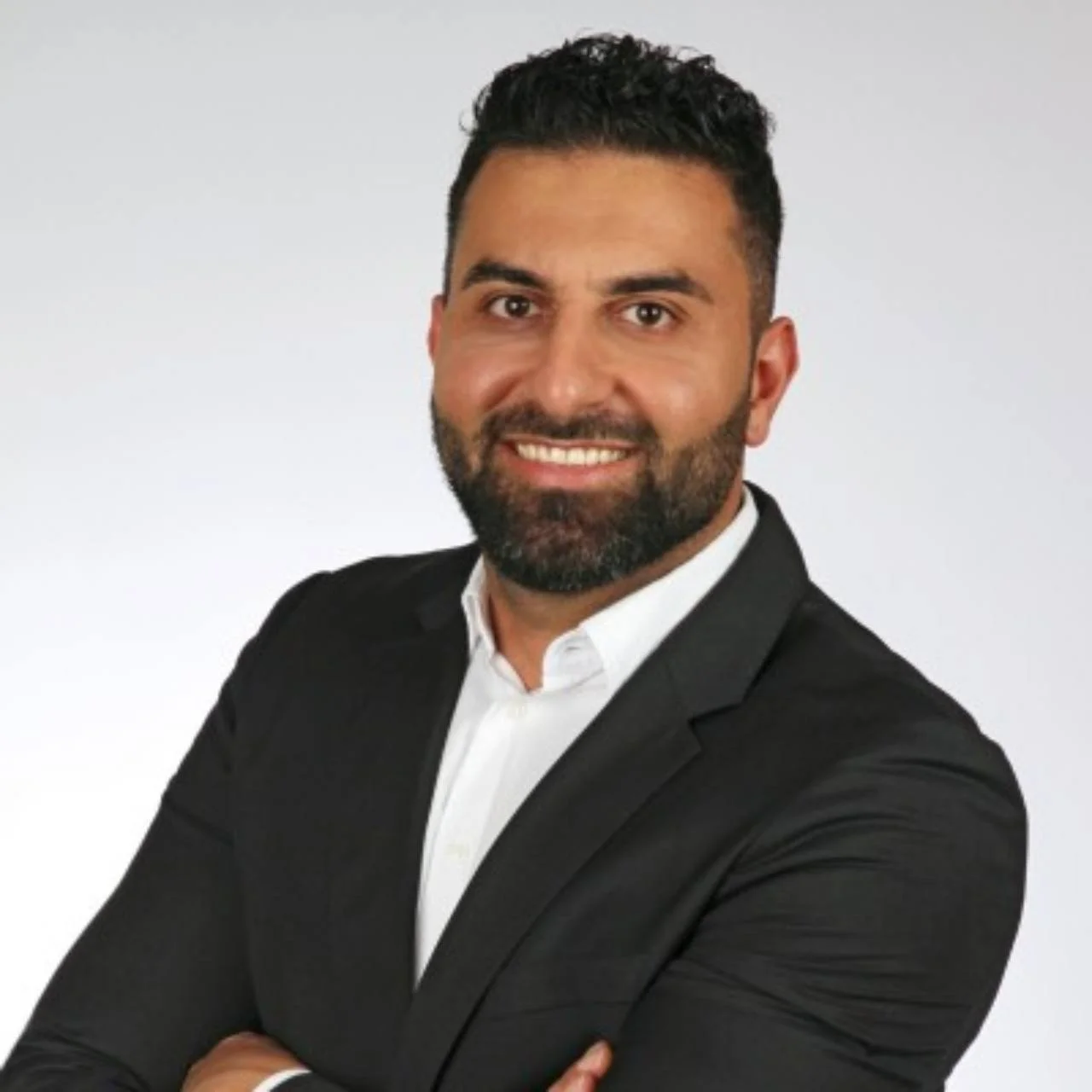 Portrait von Sina Ajami